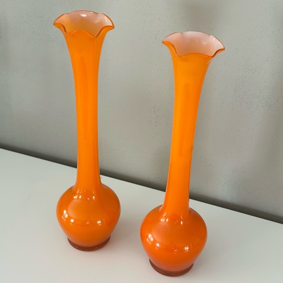 Pair of vintage orange cased vases - Picture 4 of 10
